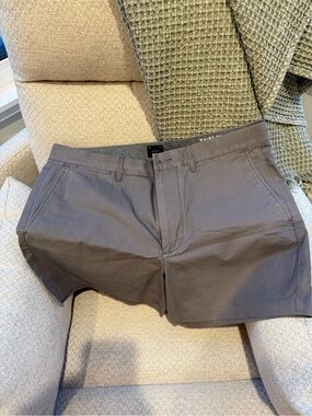 J. Crew Men's Charcoal Flat-Front Chino Shorts